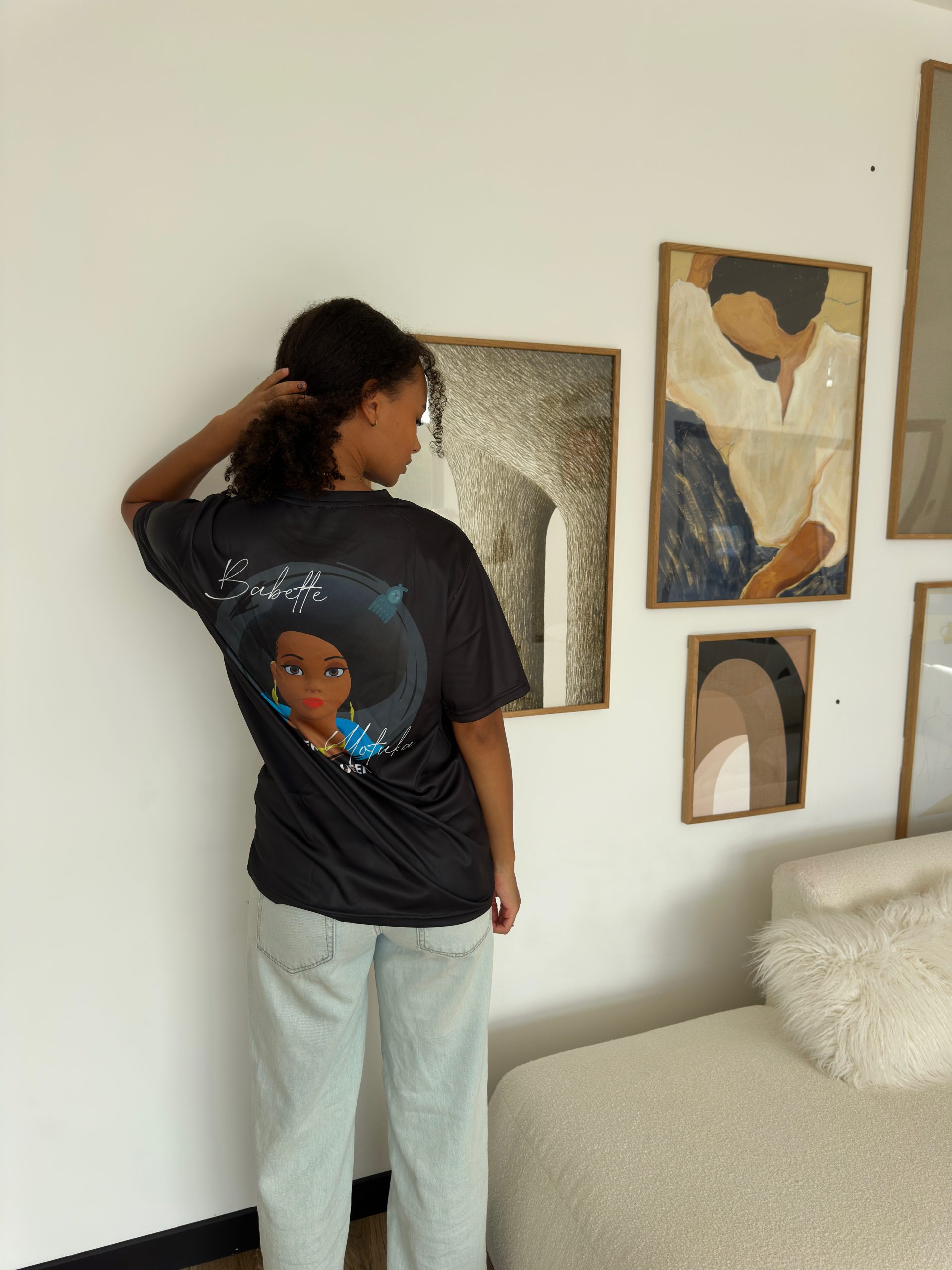 sobre-noir-t-shirt-Babette-Motika-AfroQueen Oceane