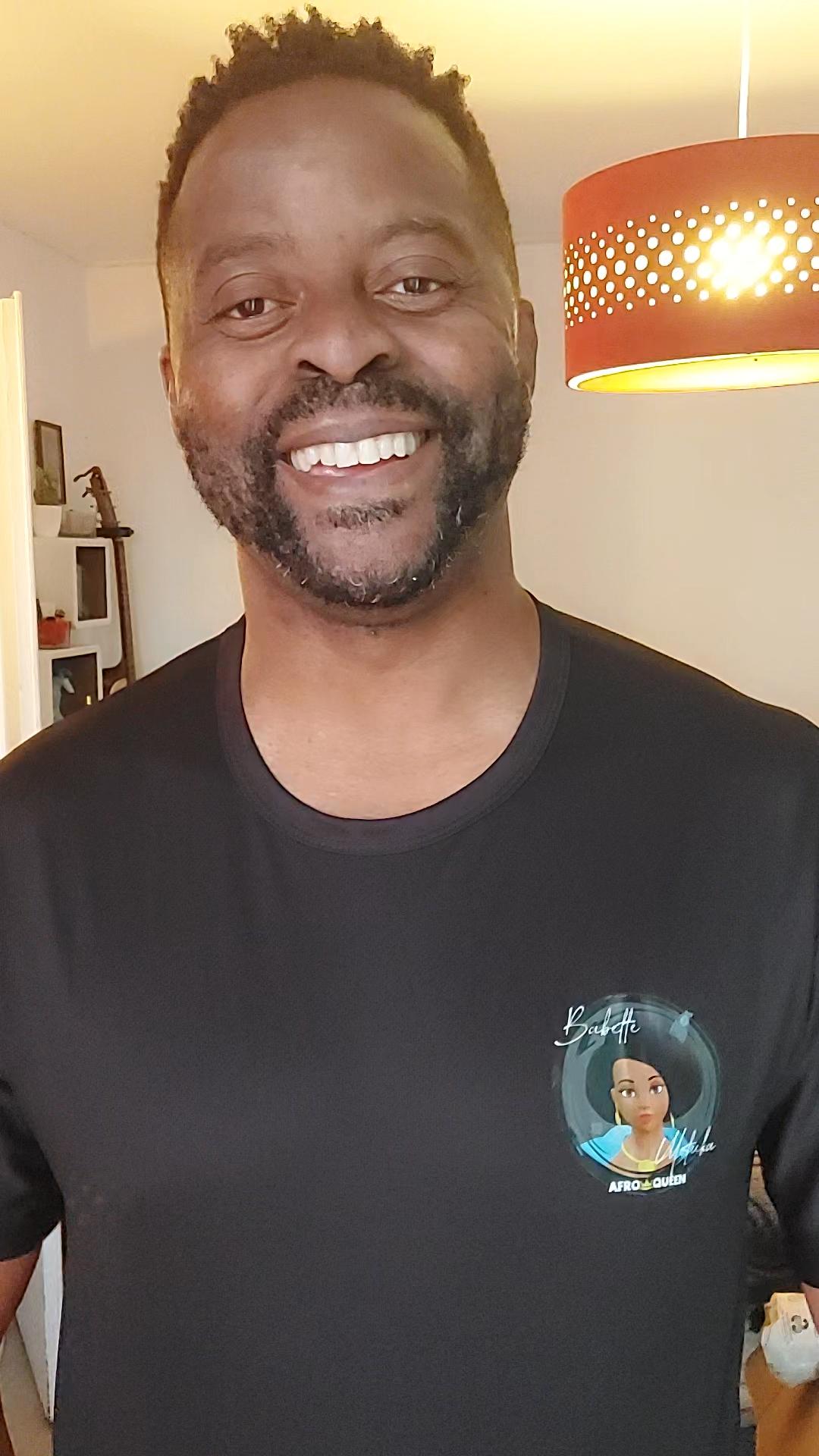 sobre noir -t shirt Babette Motika AfroQueen (3)